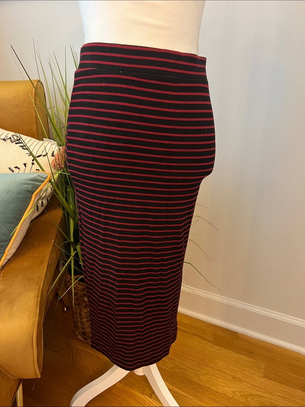 Striped Rib-Knit Pencil Skirt in Black and Burgundy